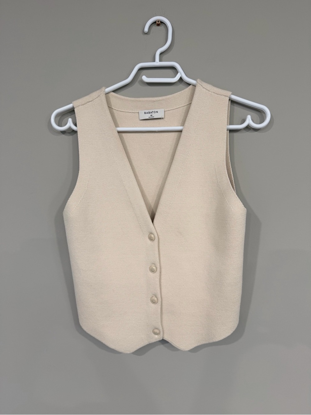 Babaton Ivory Button-Front Knit Vest XS